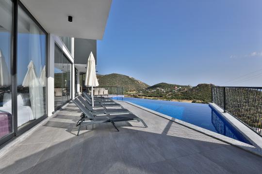 Villa Trim