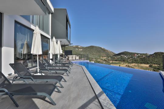 Villa Trim