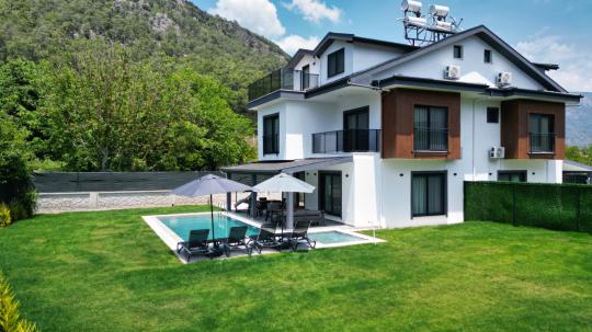 Villa Limo 2