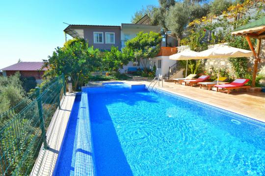 Villa Aya