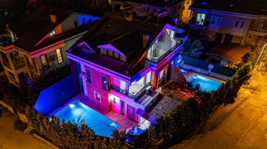 Villa West T
