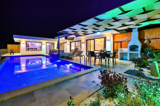 Villa Delhi Delux