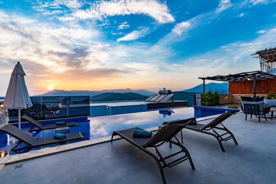 Villa Fly 1