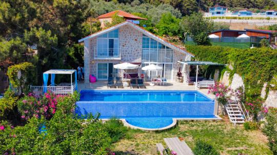 Villa Hira 2