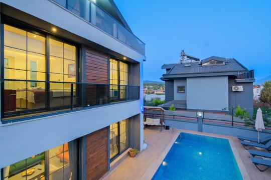 Villa Segmen
