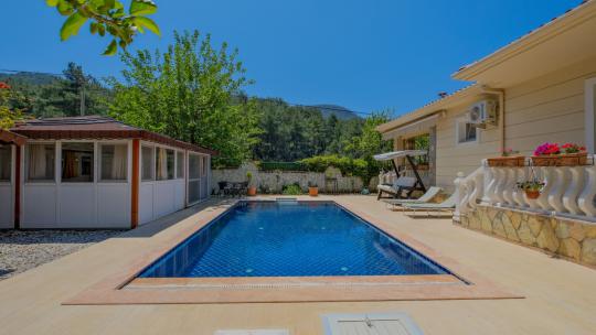 Villa Kakule