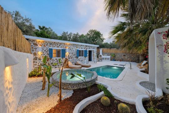 Villa Lotus