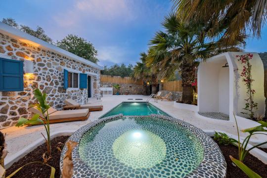 Villa Lotus