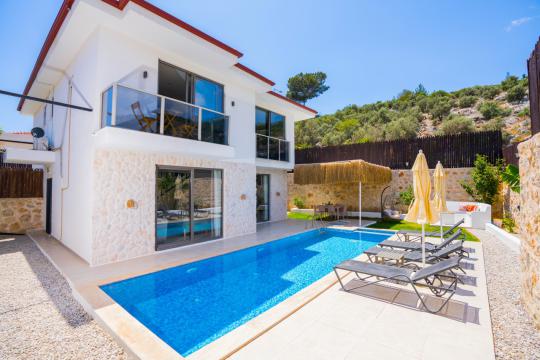 Villa Thresh
