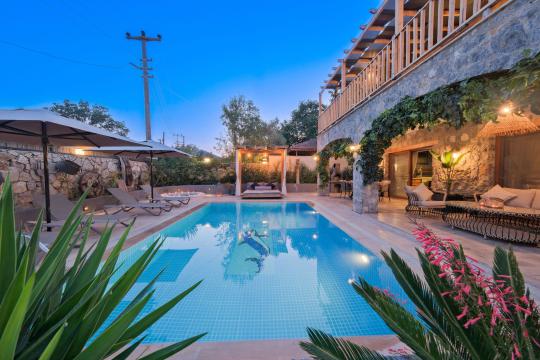 Villa April 1
