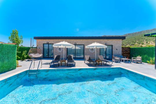Villa Gelb