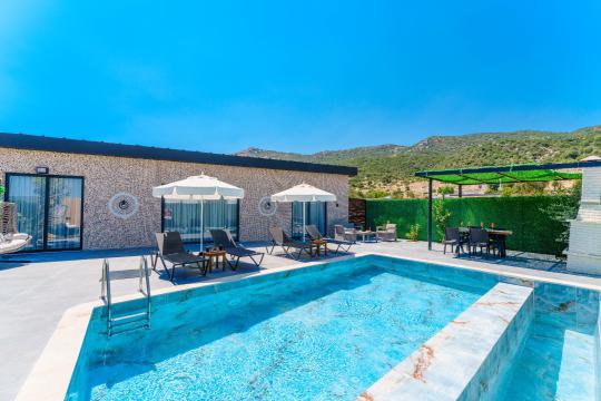 Villa Gelb
