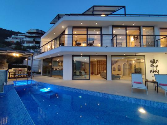 Villa Mayra