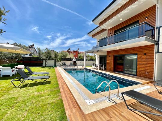 Villa Shadow Duo