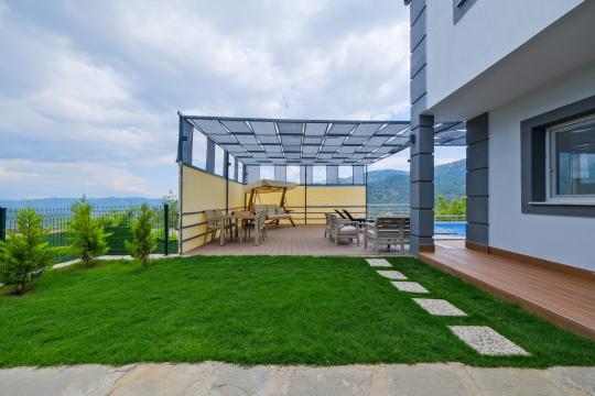Villa Flyer