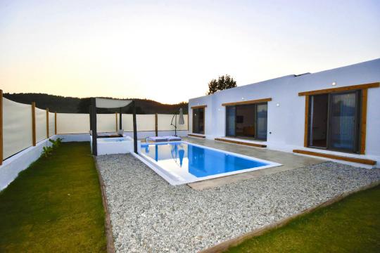 Villa Mikanos Duo