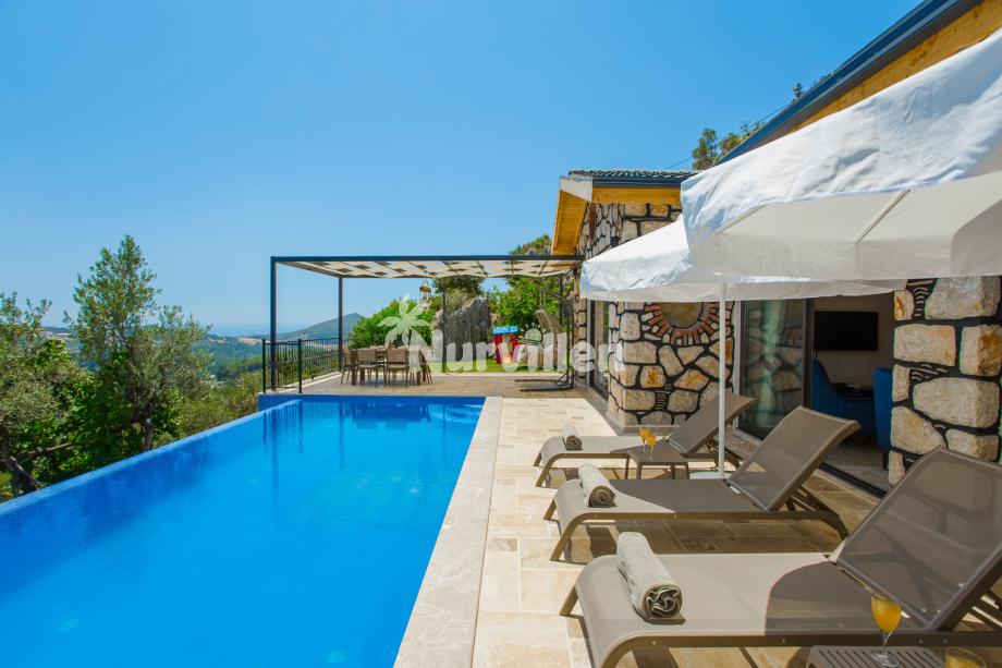 Stone-Villa-Daylight-15_192.jpg