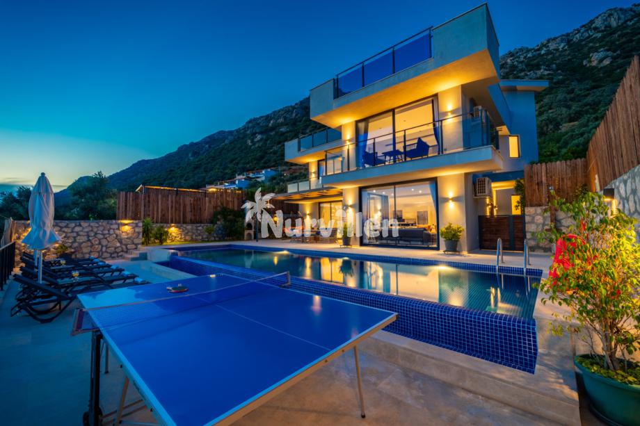 villa-azde93_755.jpg