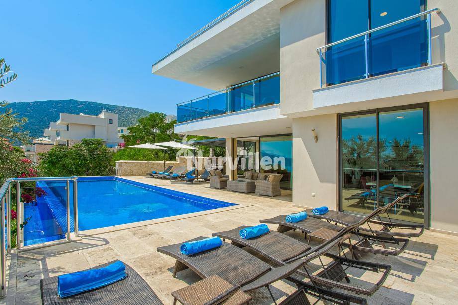 villa-greenscape--11_843.jpg