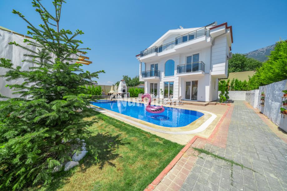 villa-leila-2_168.jpg
